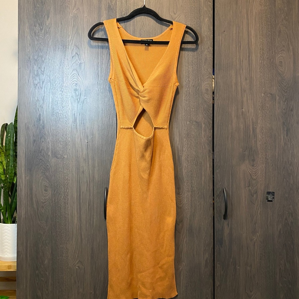 Say What? Mustard Yellow Ribbed Knit Cutout Twist Front Midi Dress Womens‎ Large